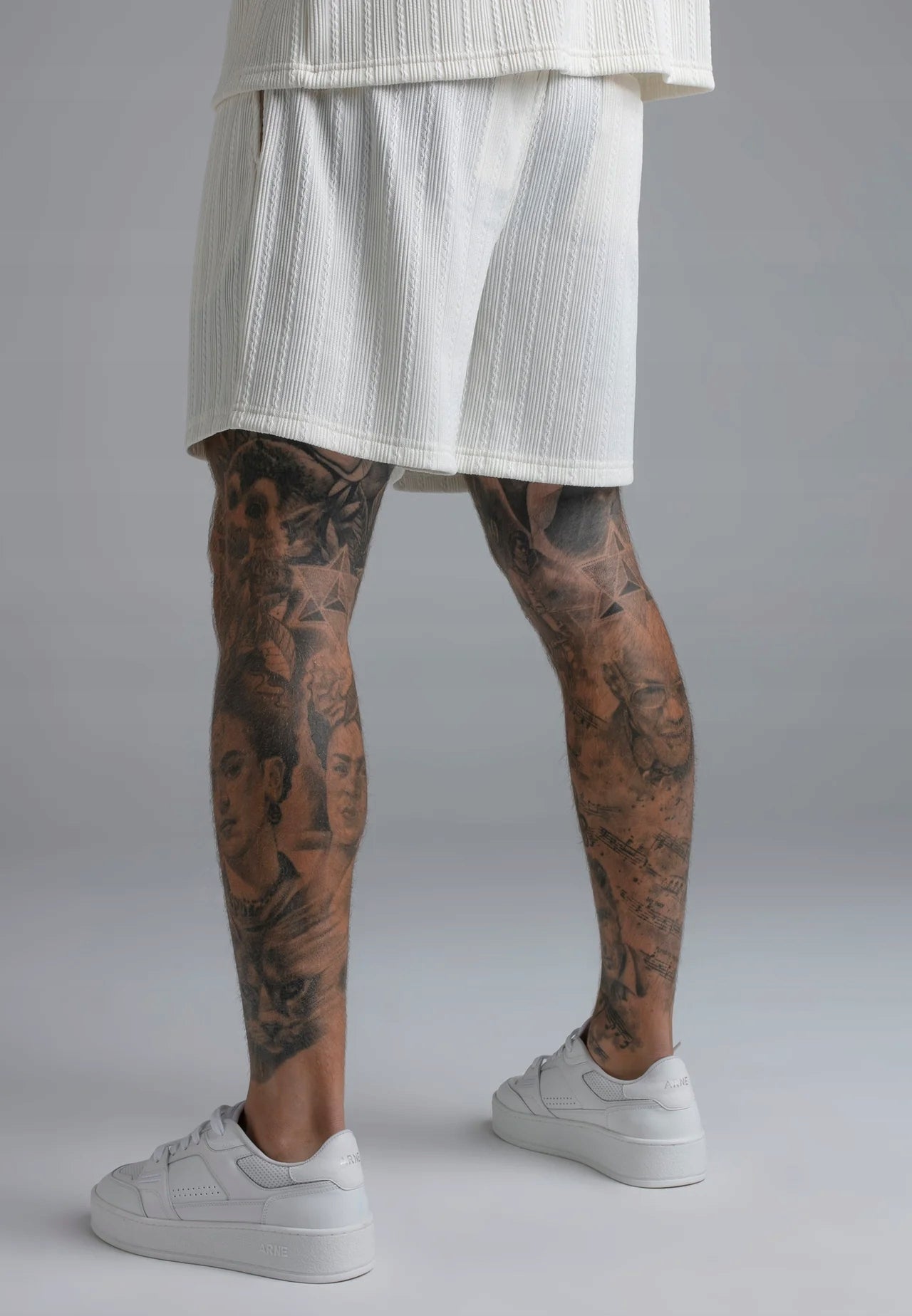 SIKSILK Spodenki męskie ECRU Textured Shorts SS-29075 rozmiar S