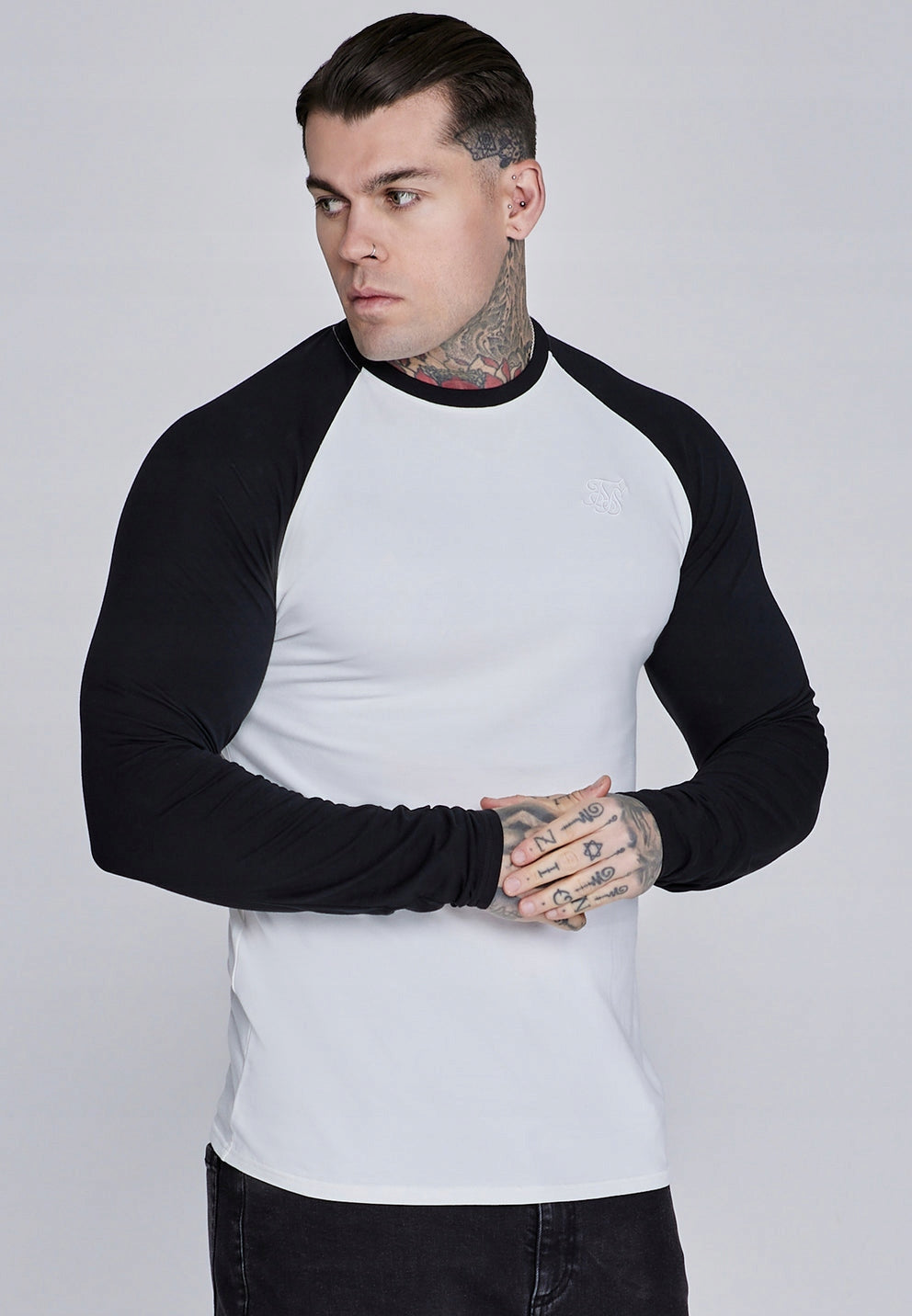 SIKSILK koszulka z długim rękawem LS Muscle Fit T-Shirt SS-28179 biała S