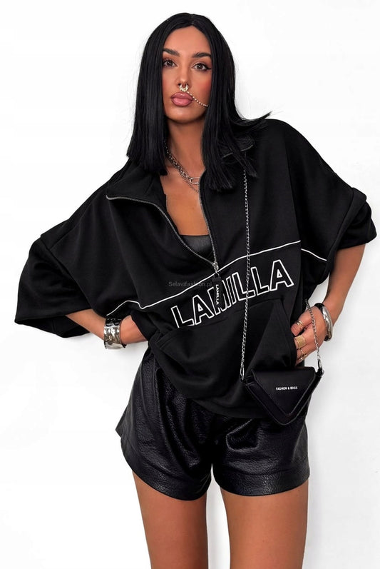 Oversizowa bluza z haftowanym logo La Milla czarna ROZMIAR UNI LAMILLA