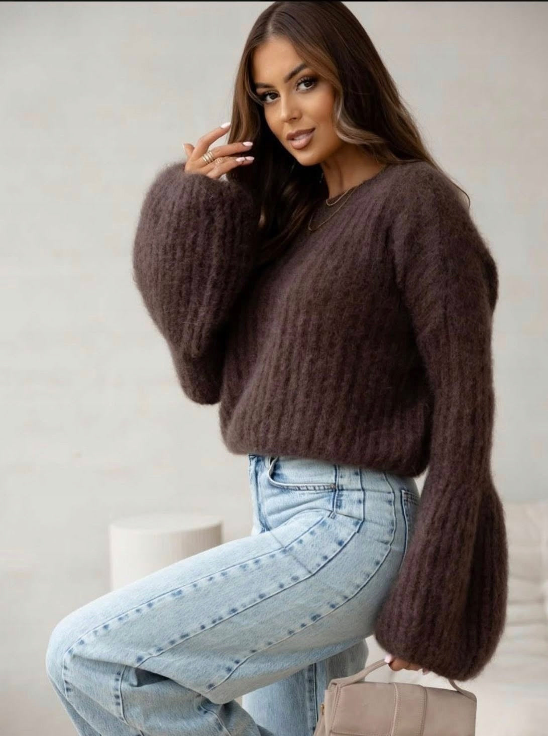 Sweter moherowy dzwonek czekoladowy 80% kid moher rękaw kielich