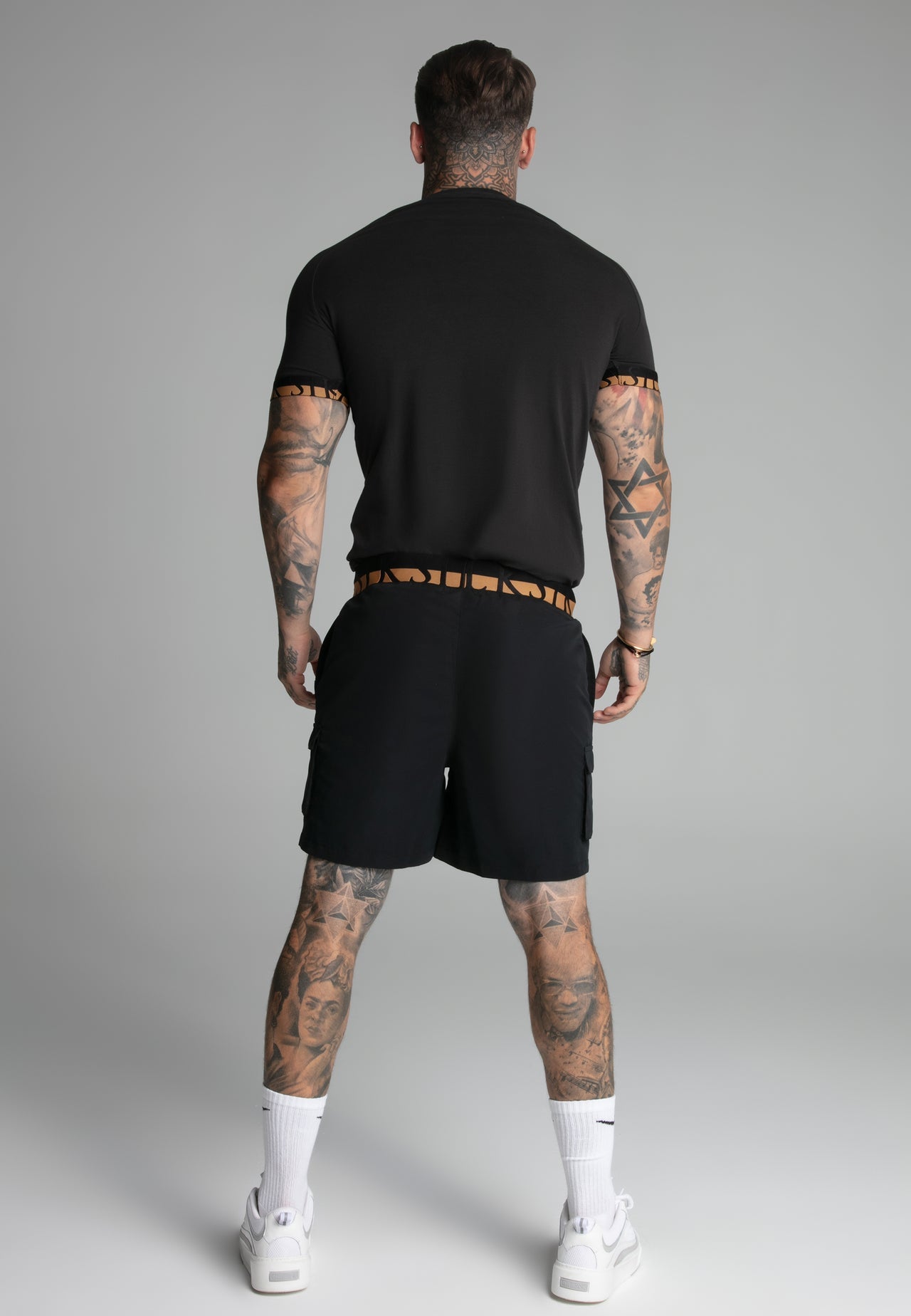 SIKSILK krótkie spodenki męskie czarne z siatką kąpielowe Cargo Swim Short SS-27394