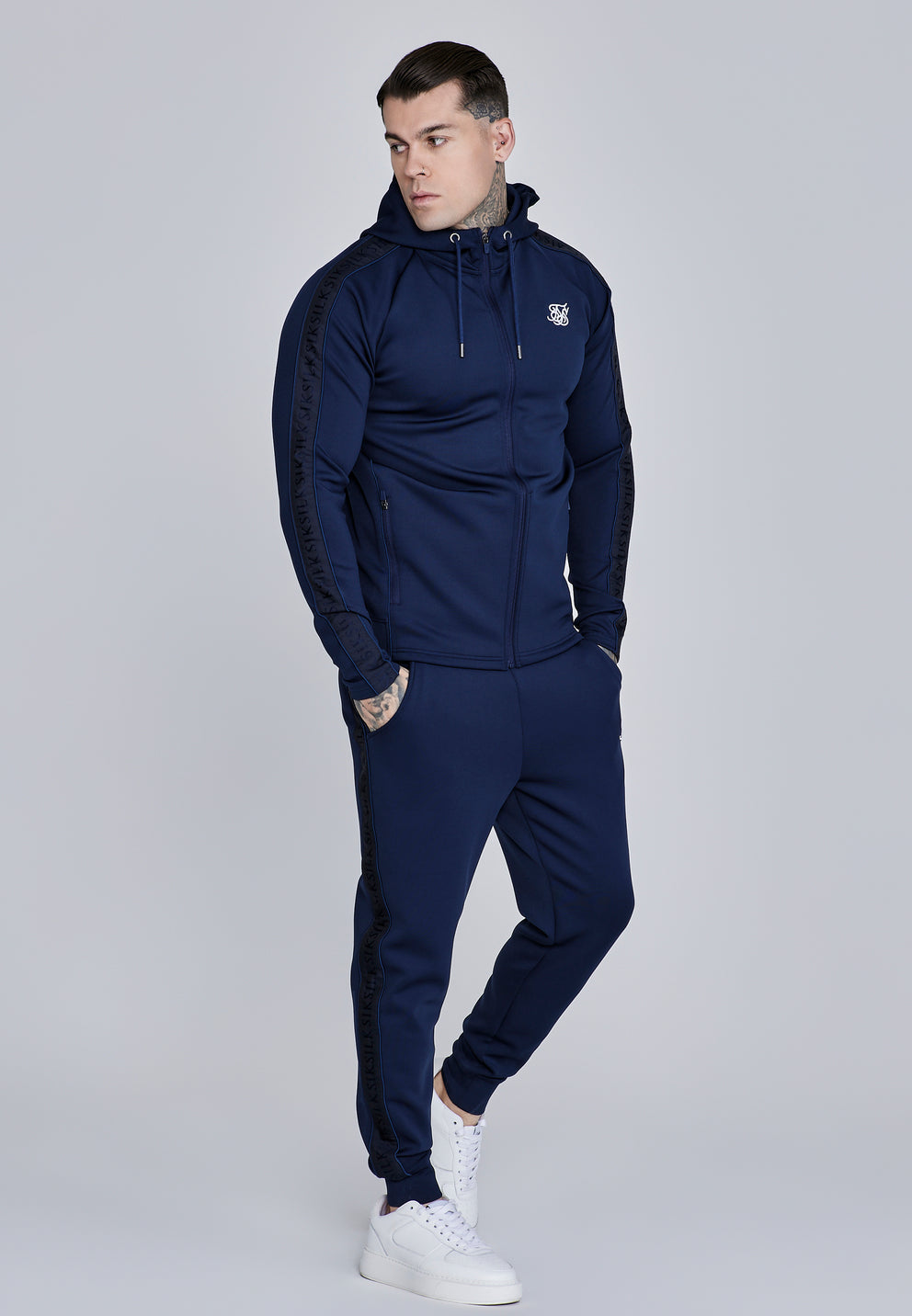 SIKSILK dresy męskie Hoodie and Joggers Set granatowe SS-28333