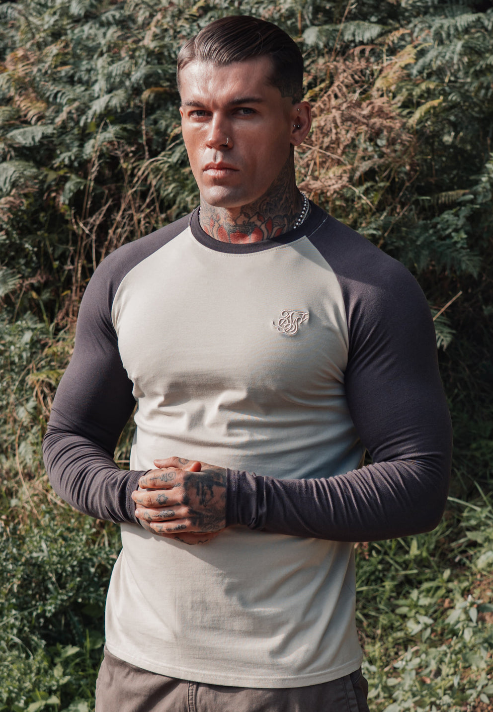 SIKSILK koszulka z długim rękawem Muscle Fit T-Shirt SS-28180 ecru brąz S