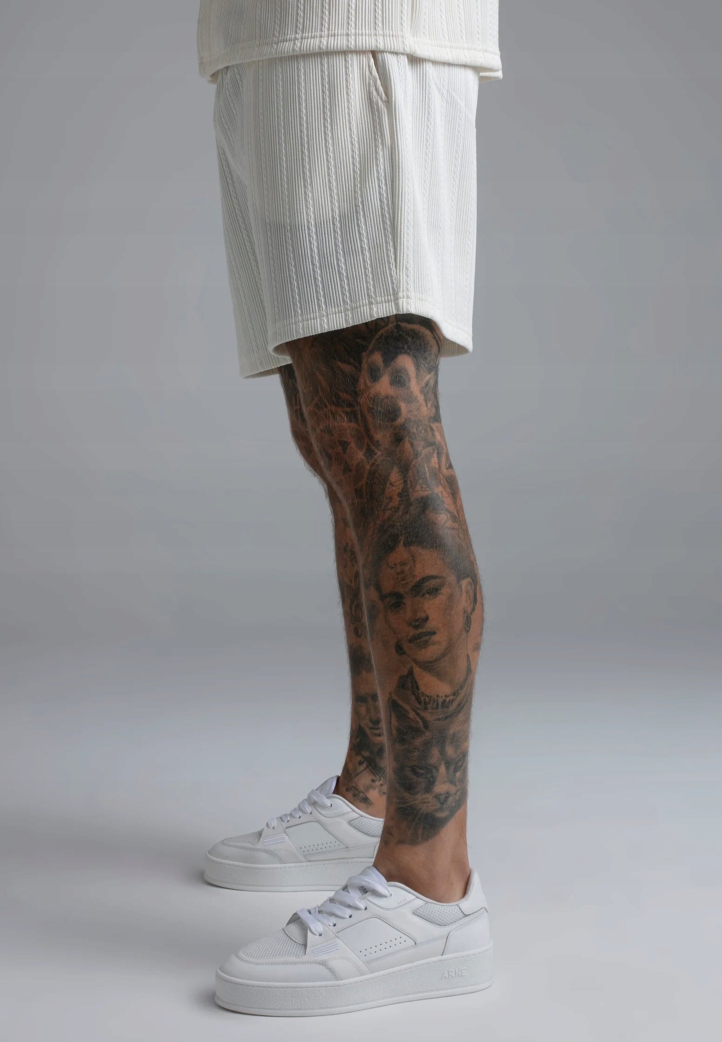 SIKSILK Spodenki męskie ECRU Textured Shorts SS-29075 rozmiar S