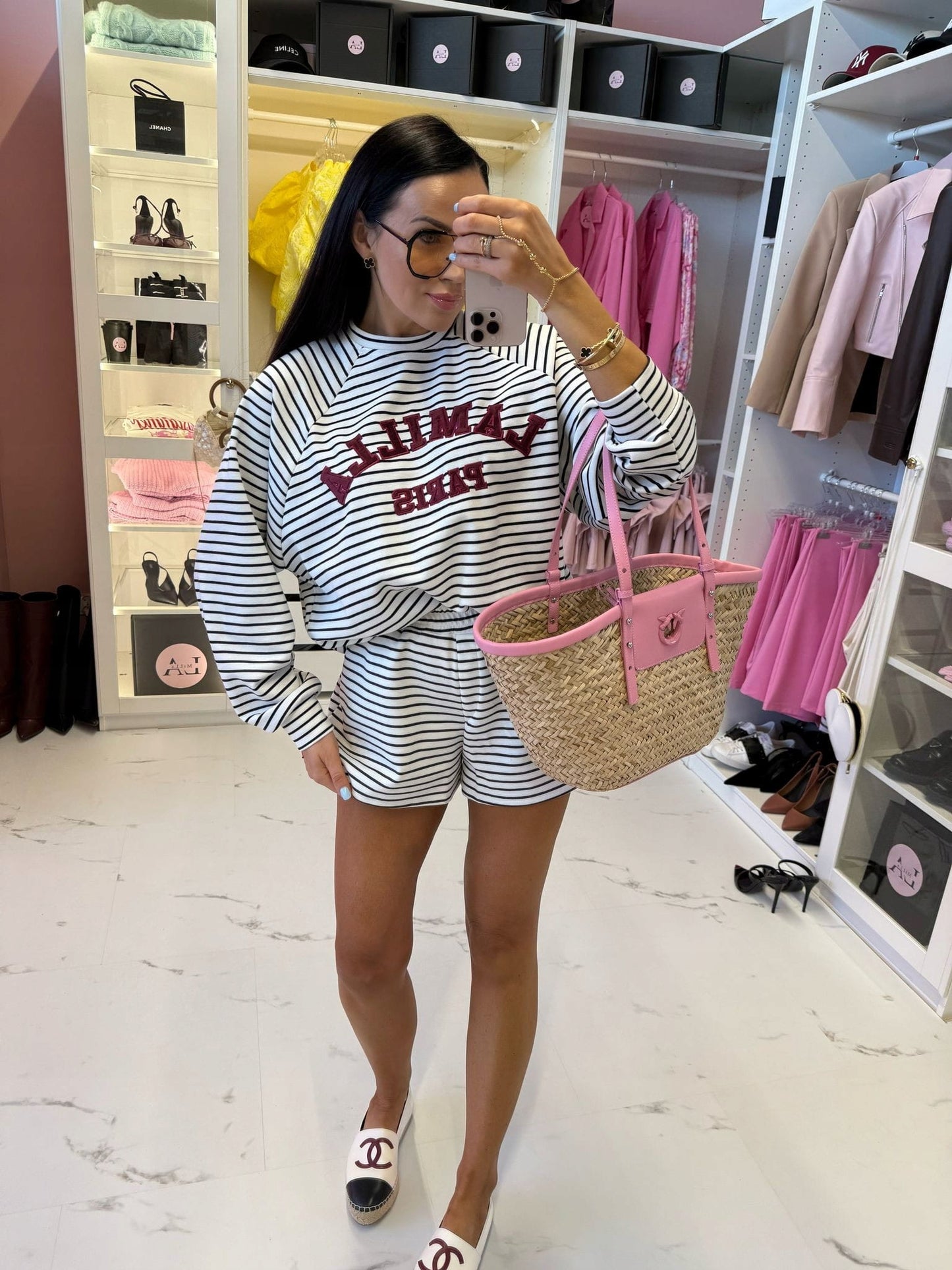 Komplet bluza i spodenki w paski z haftowanym logo LaMilla biały XS/S