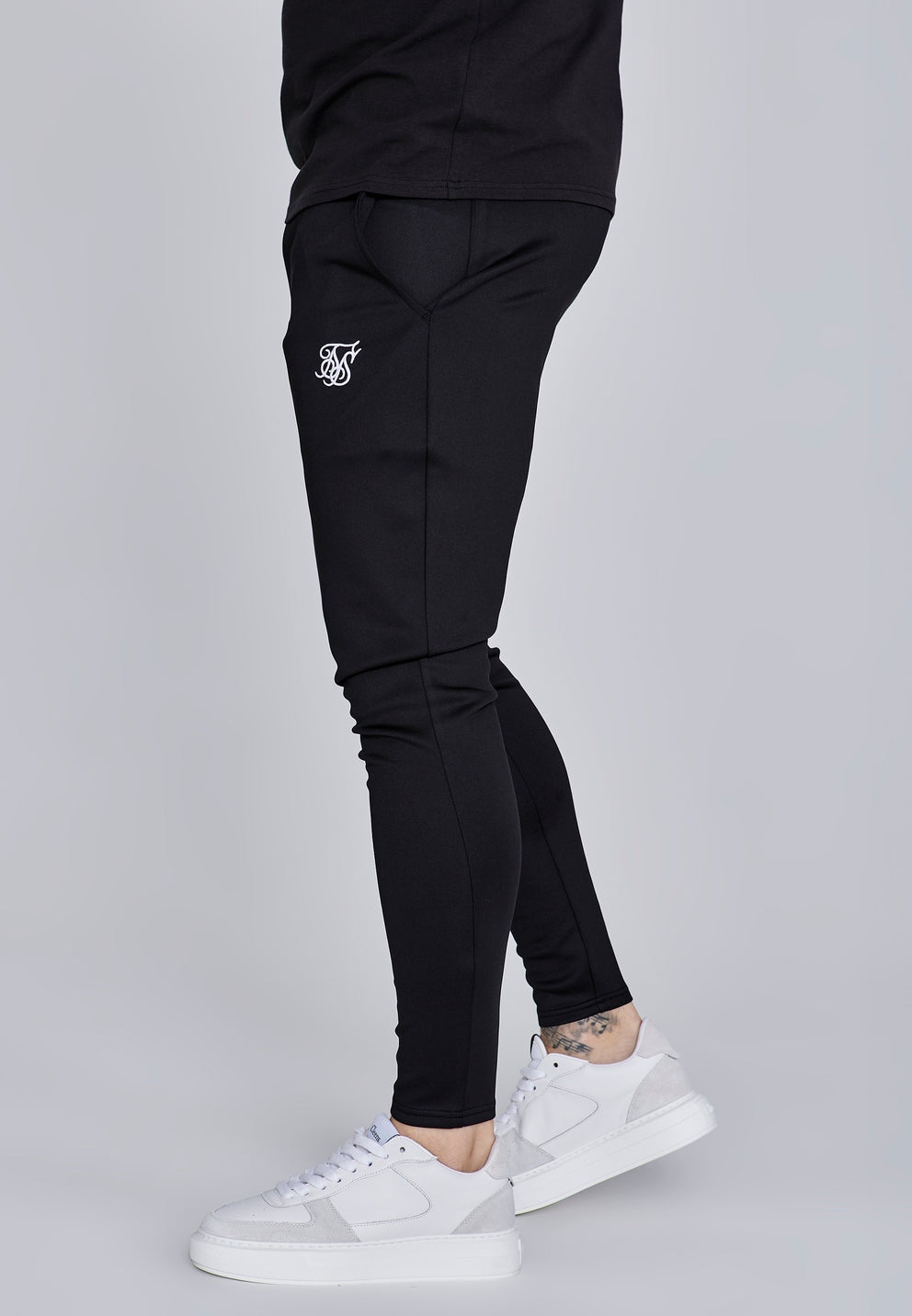 SIKSILK Spodnie czarne dresowe SS-28162 Essentials Poly Joggers rozmiar L