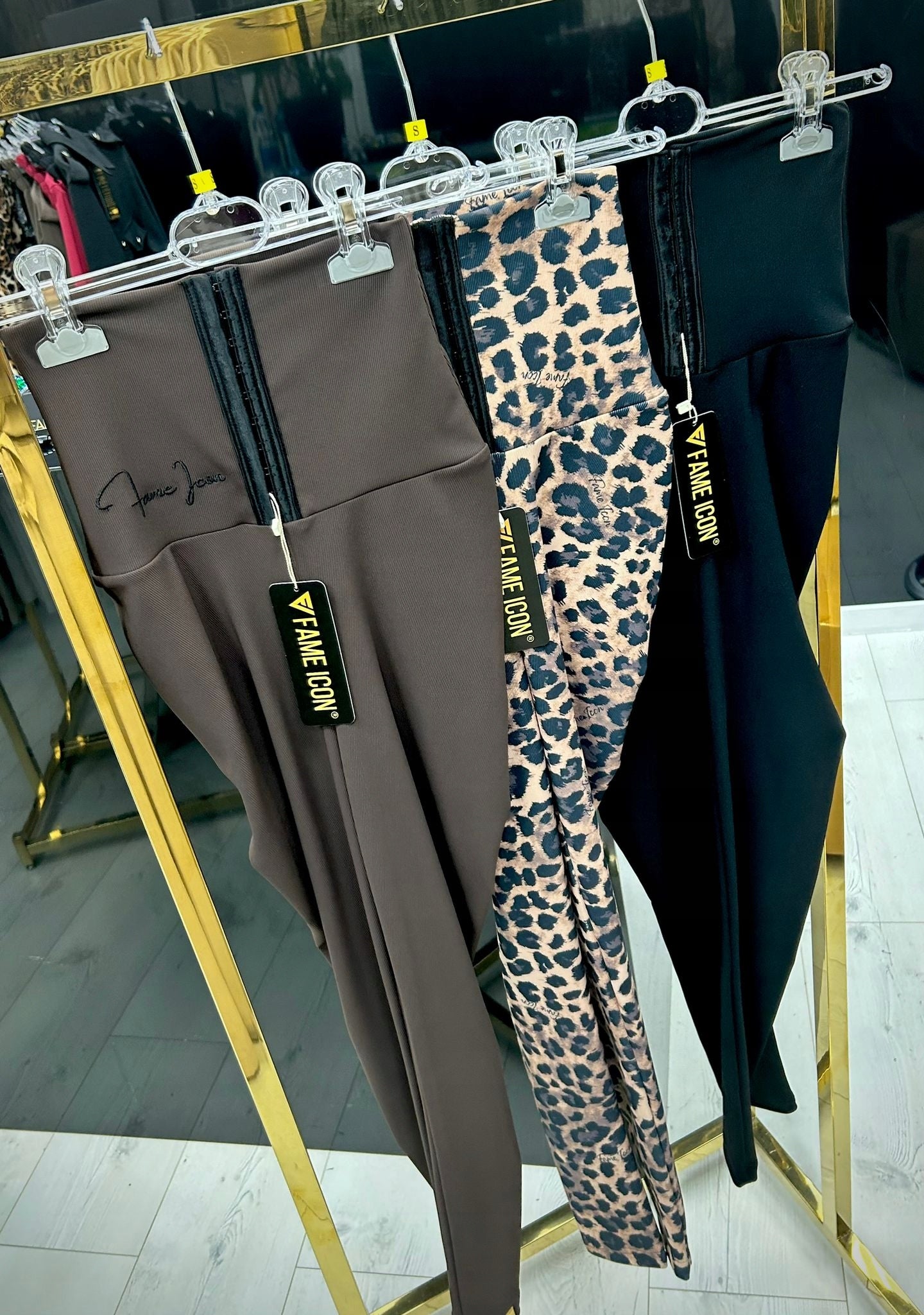 FAME ICON MODELUJĄCE LEGGINSY HAFTKI WYSOKI STAN PANTERKA S