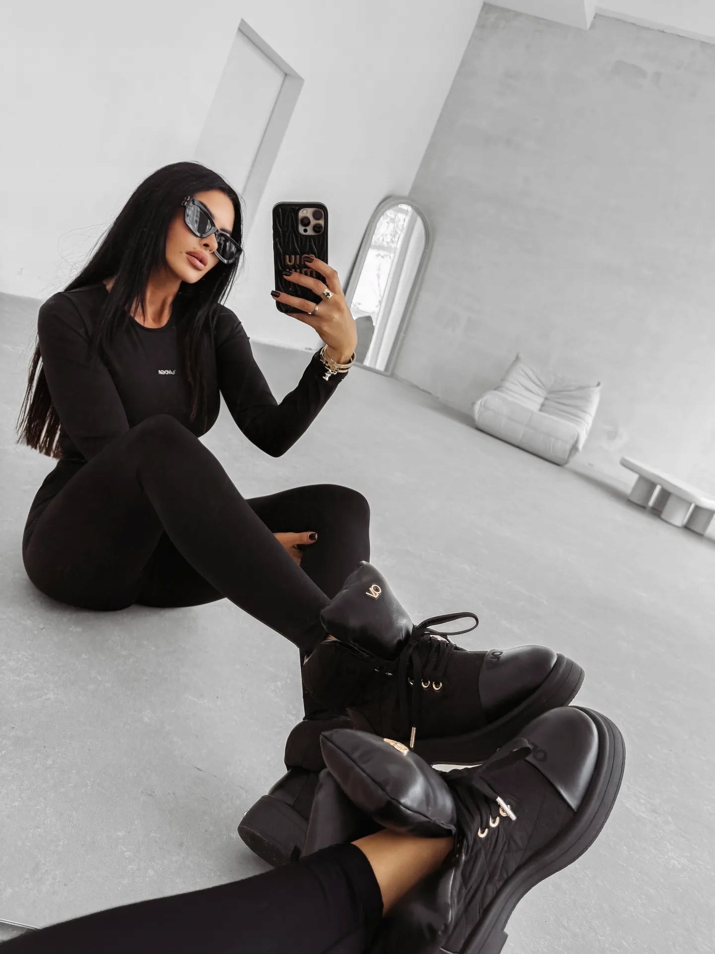 Buty damskie z miękką cholewką OLAVOGA BADDIE - Czarny (Rozmiar: 38)