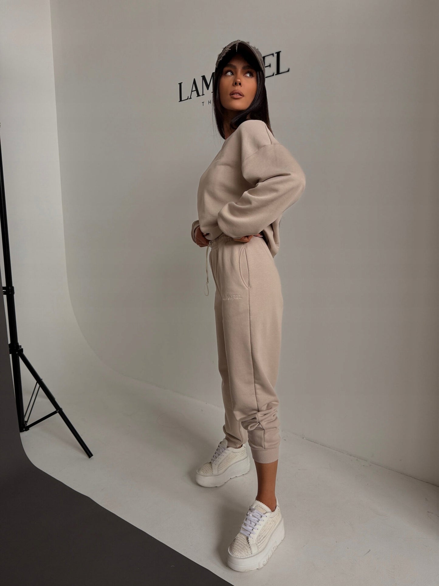 Komplet WOMAN beż rozmiar m/l La Manuel bluza spodnie Lamanuel