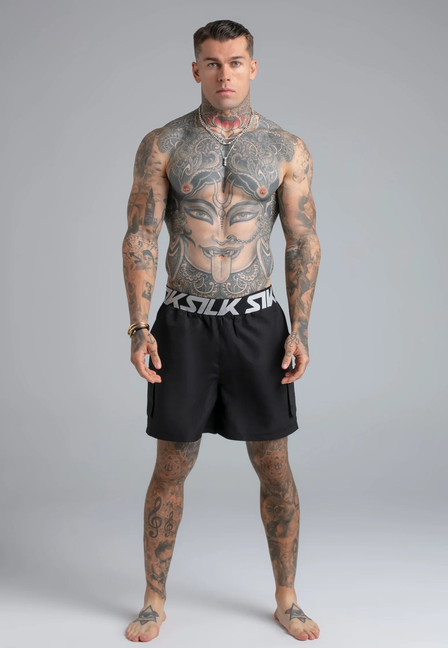 SIKSILK krótkie spodenki męskie czarne z siatką kąpielowe Cargo Swim Shorts SS-28436
