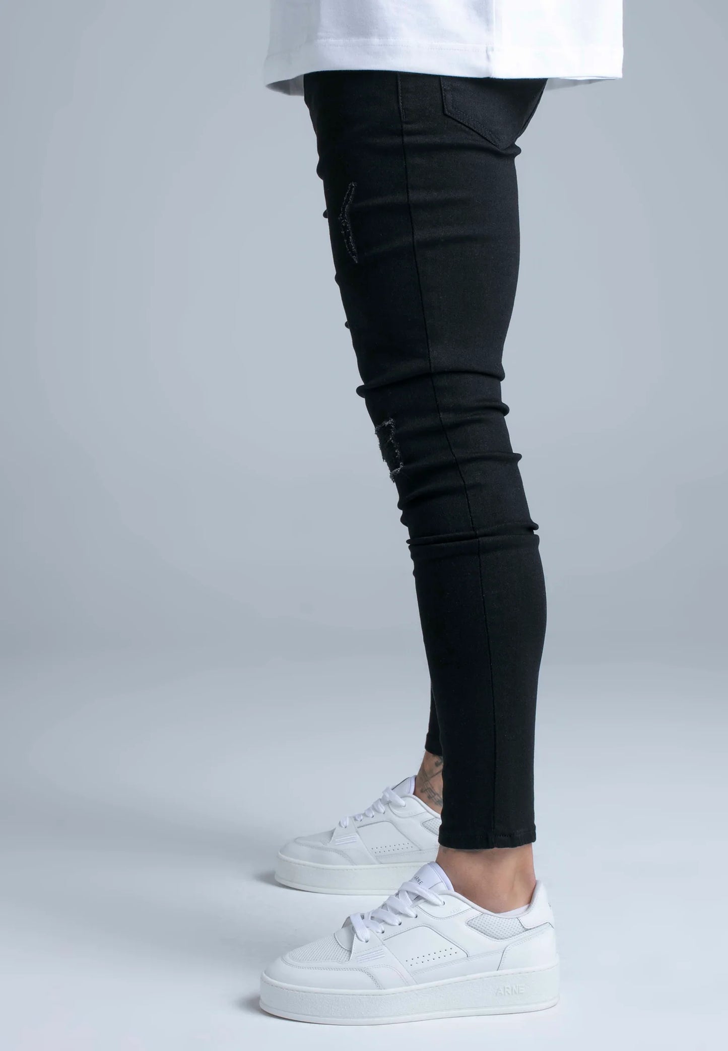 SIKSILK Spodnie Jeansy męskie czarne Distressed Skinny Jeans SS-28640