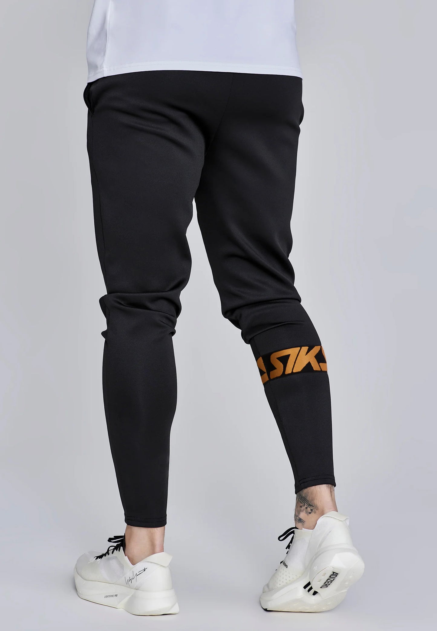 SIKSILK Spodnie męskie dresowe czarne Dynamic Joggers SS-28920