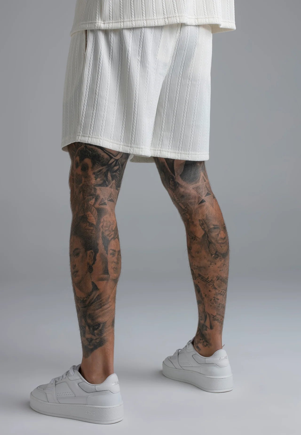 SIKSILK Spodenki męskie ECRU Textured Shorts SS-29075