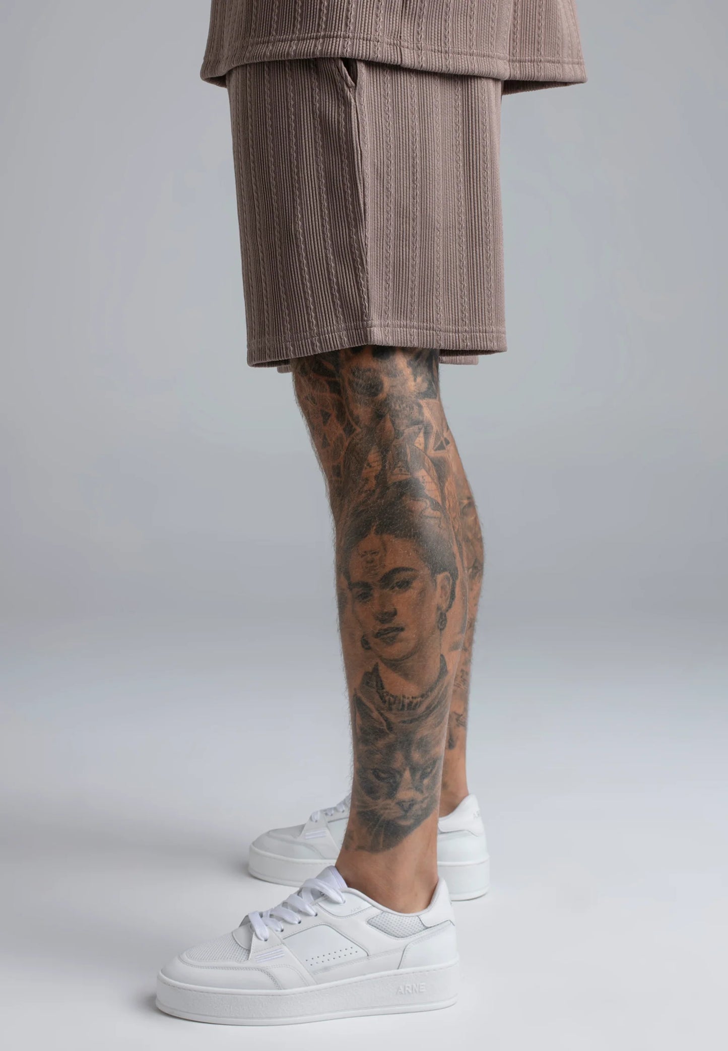 SIKSILK Spodenki męskie brązowe Textured Shorts SS-29077
