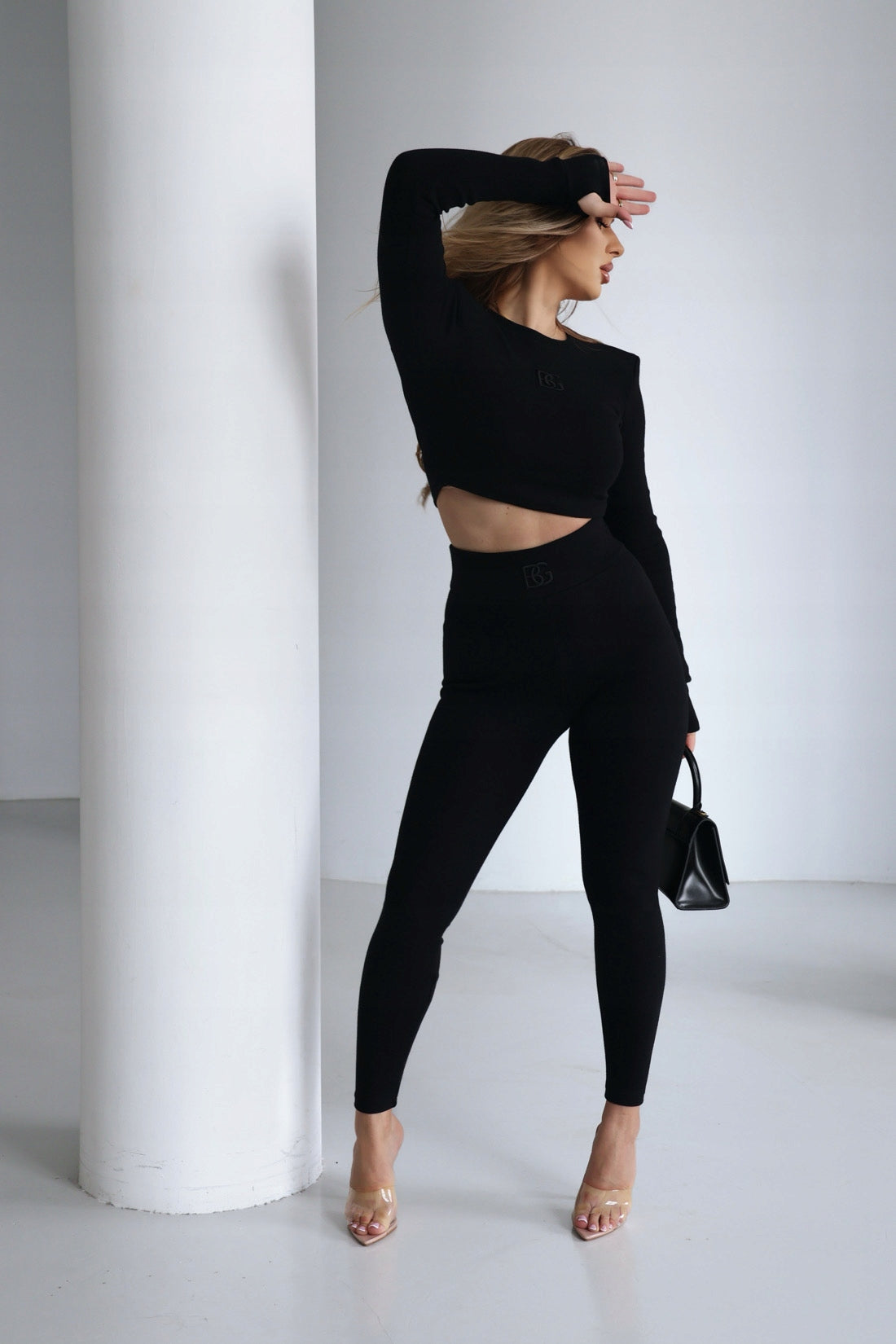 KOMPLET DAMSKI BG BESTIE CZARNY BRANDENBURG TOP I LEGGINSY S