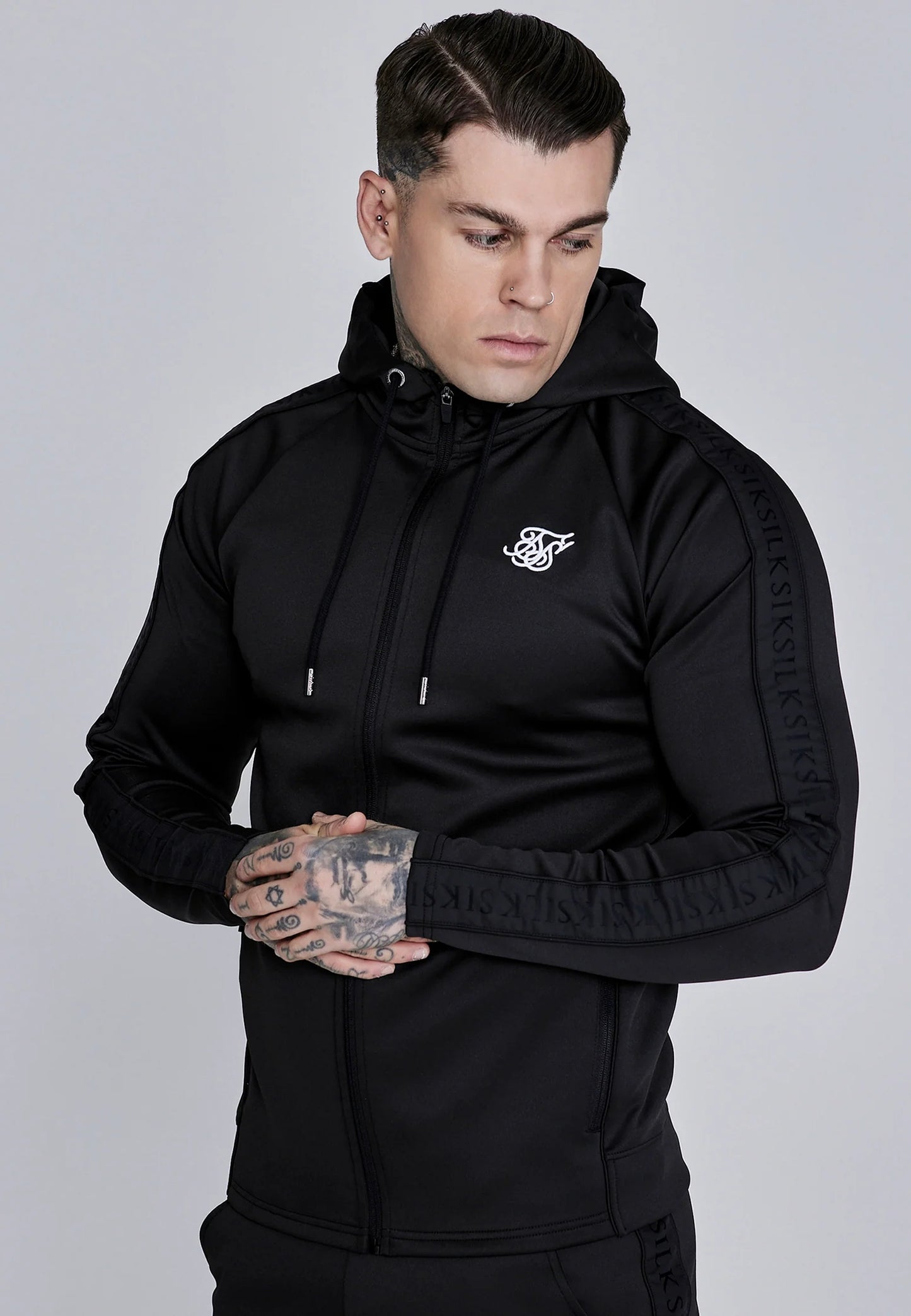 SIKSILK dresy męskie Hoodie and Joggers Set SS-28331 czarne rozmiar XL