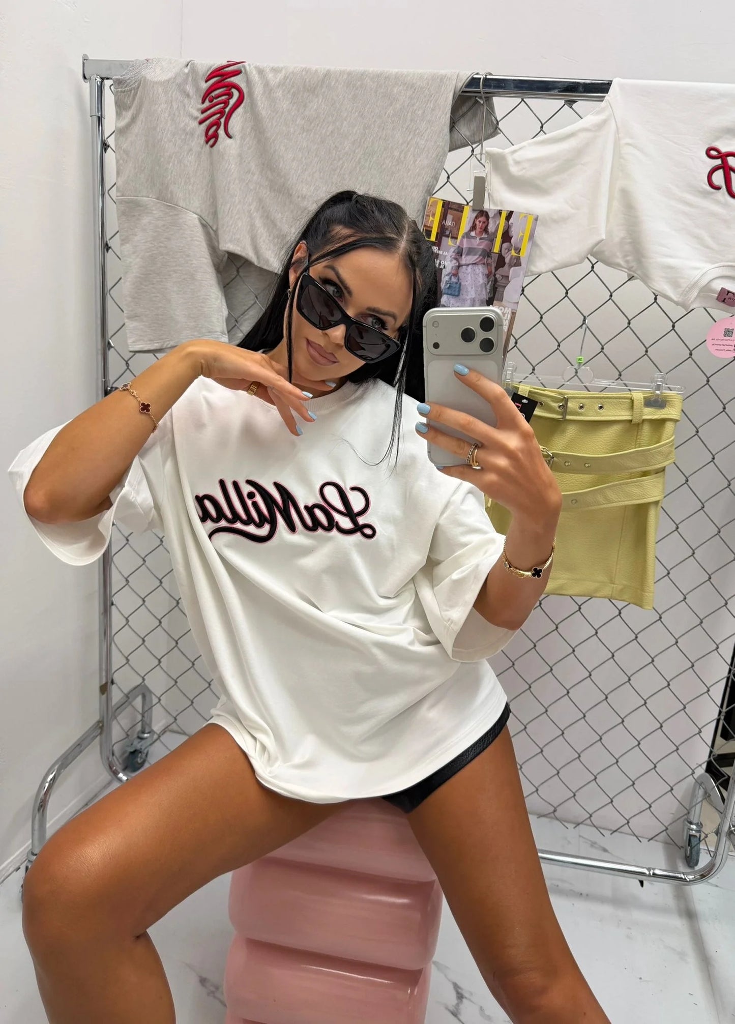 T-SHIRT DAMSKI KRÓTKI RĘKAW LA MILLA ROZM UNIWERSALNY DUŻE LOGO BIAŁY
